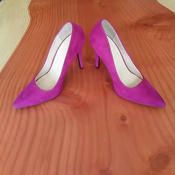 Fuchsia Heels - Picture 3 of 5